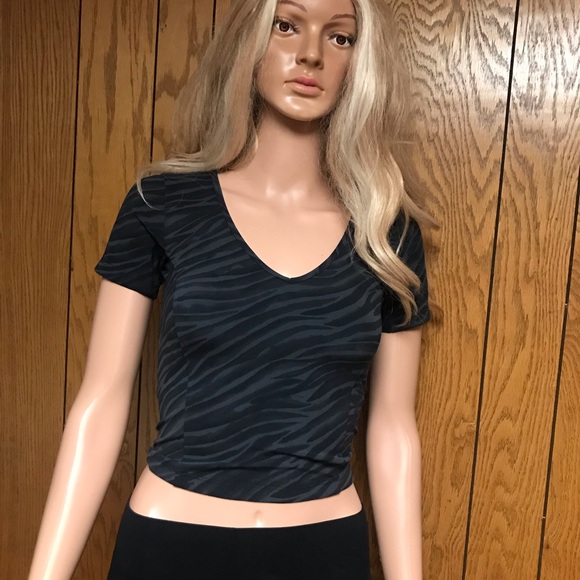 Lululemon" Nulu Cropped Slim Yoga Short Sleeve-Le Tigre Camo Deep Coal Multi - Picture 13 of 16